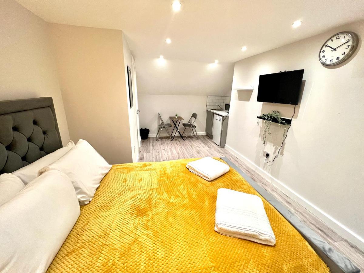 Golden Residences - Oakway Feltham Exterior foto